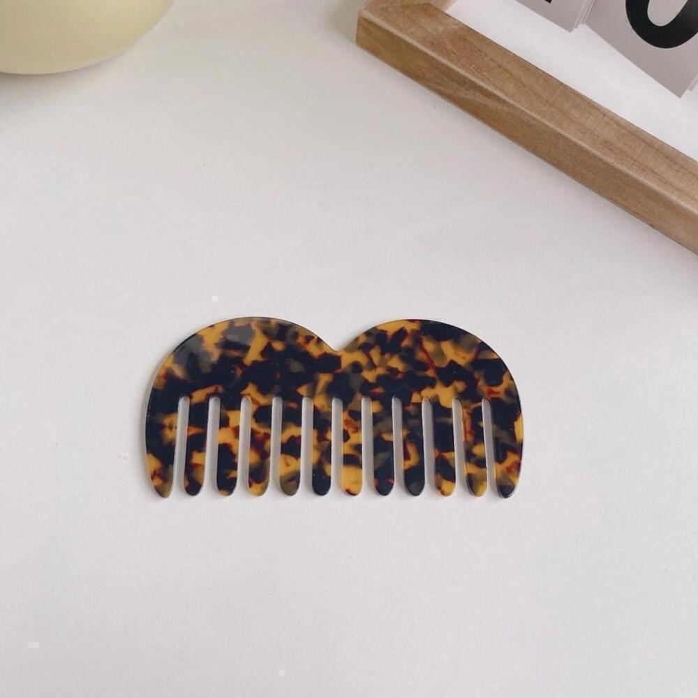 Block M Shaped Hair Comb In Leopard Print